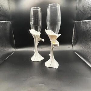 Calla Lily Wedding Champagne Toasting Glasses Set of 2 Elegant Gift New